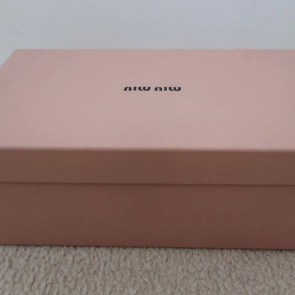 MIU MIU BLACK CALF LEATHER ROUND TOE PUMPS *Classic* WITH BOX - Picture 9 of 10